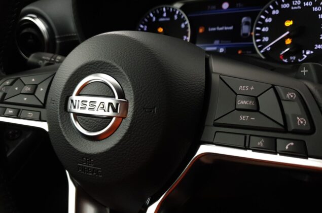 Nissan Juke - NBV - czerwony Fuji Sunset - Nissan Odyssey