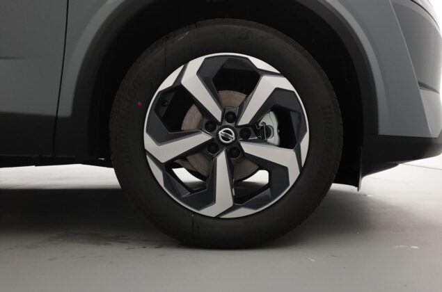 Nissan Qashqai - XFU - szary ceramiczny + czarny dach - Nissan Odyssey