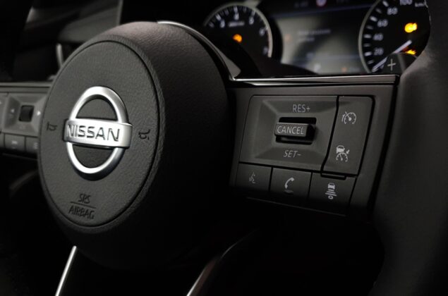 Nissan Qashqai - RCF - niebieski perłowy - Nissan Odyssey