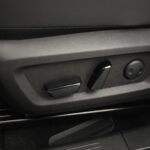 Nowy Nissan X-Trail - XBJ - biała perła + czarny dach -
              Nissan Odyssey